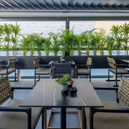 Evanik Chic Hotel Restaurant Bar EVN 0935