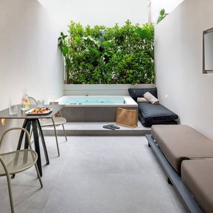 Evanik Chic Hotel Jacuzzi Room TRA 4932